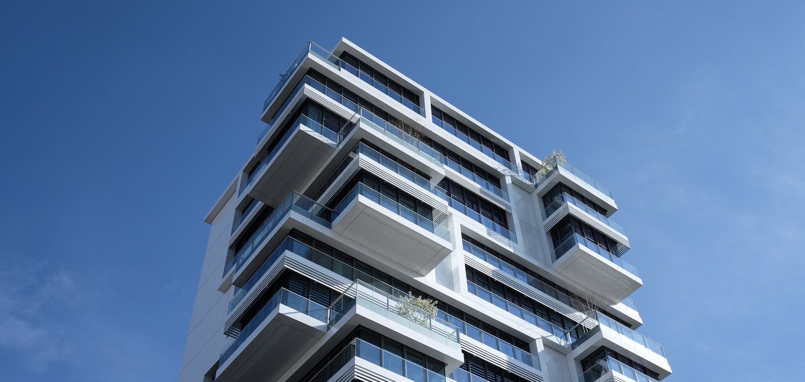 66fdb930a5dba049bf461715 Multifamilyapartmentbuilding
