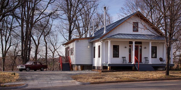 66fdb99d55d3970e78096e30 Di Richmond Front Side