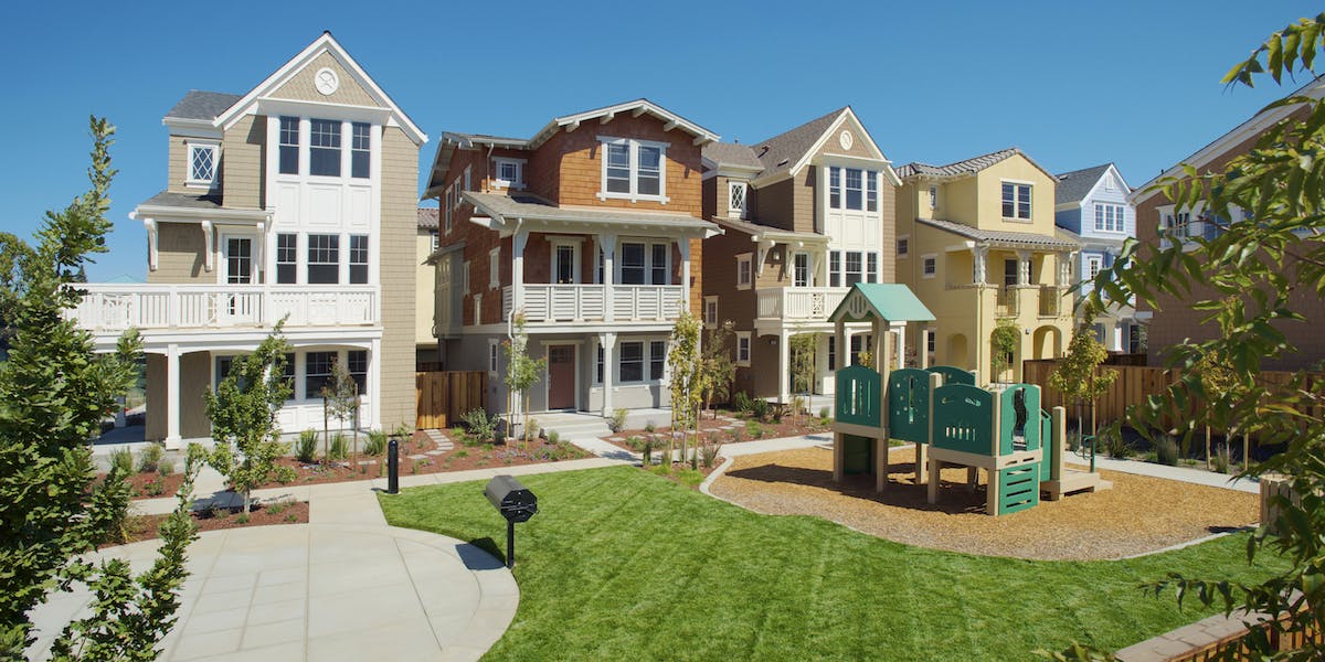 66fdb9d03cabd9161ca68e62 Herob2013115148 02 Frontelevation