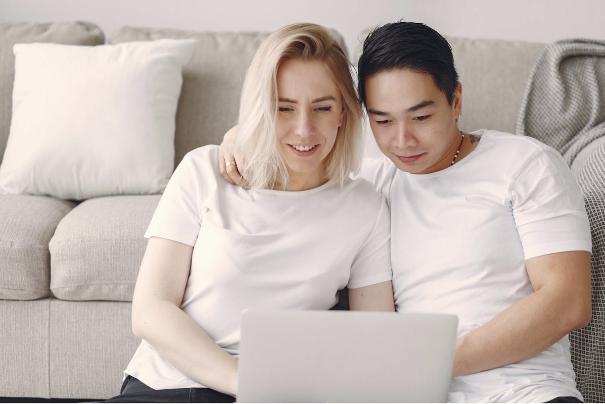 Even if home shoppers find the home they&rsquo;re looking for by using traditional methods (referrals, signs, real estate agents), they still leverage online tools during the homebuying process to gather research and to help them make a more informed decision.