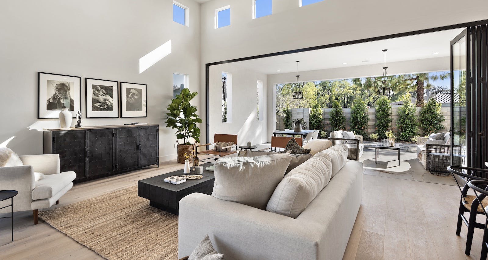 66fdba7cd4ea38491ca58e09 Dahlingroupmiravaliiinteriorliving