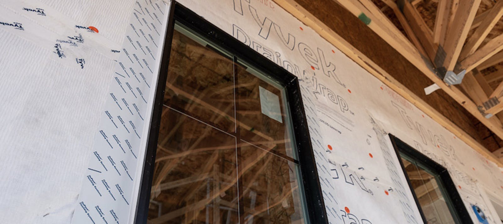 66fdbac4d4ea38ed2aa58e9e Dupontdrainwraphero