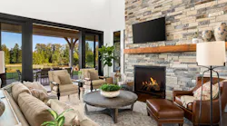 Echo Ridge Country Ledgestone from Cultured Stone. Photo courtesy Justin Krug