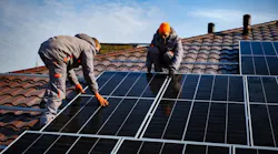 Rooftop%20solar%20install%20(1) Min