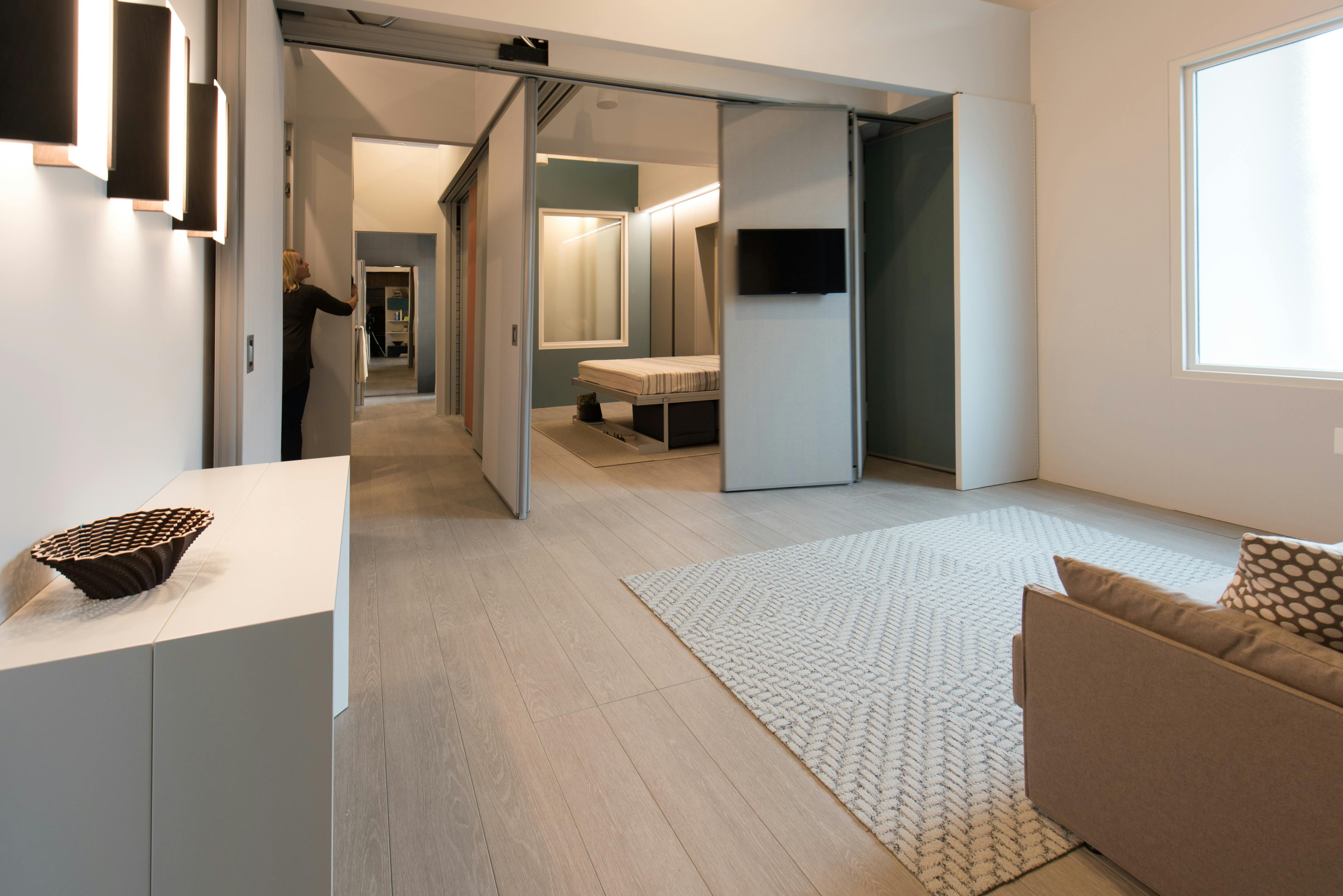66fdbbb436c97e2d6a8b571e Makingroominstallation