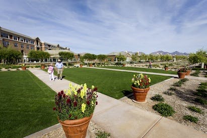 66fdbbf436c97e82fe8b57f7 Vi20at20silverstone20walking20path