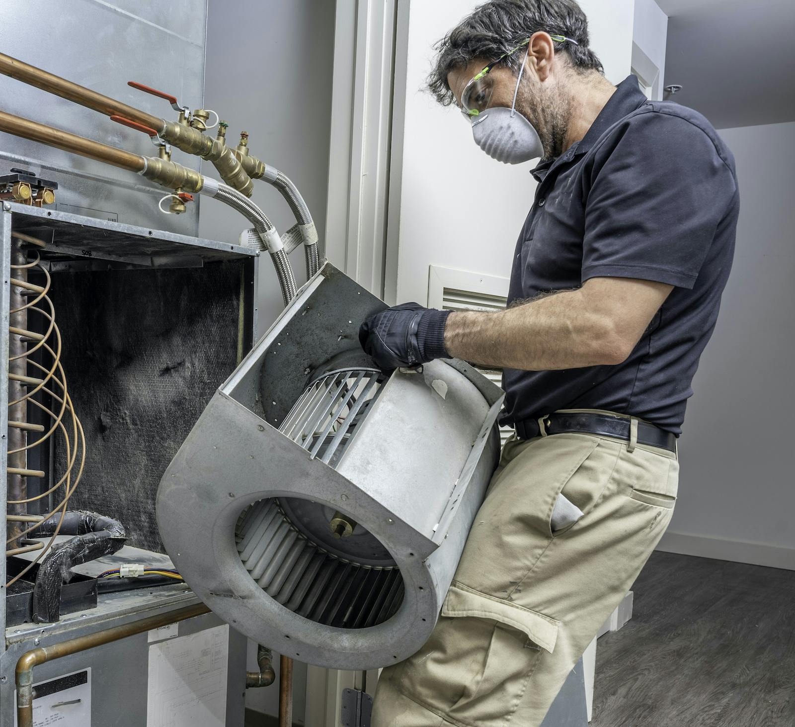 66fdbc81de5fd1e90b54842e Mechanic20with20blower20fan20for20furnace