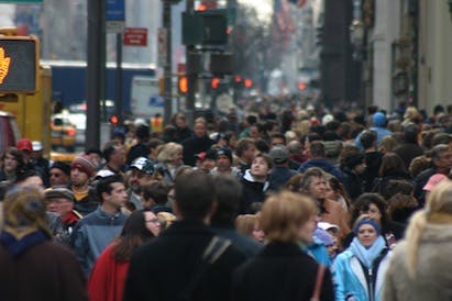 66fdbd7436c97e0dac8b5d1a Crowd1