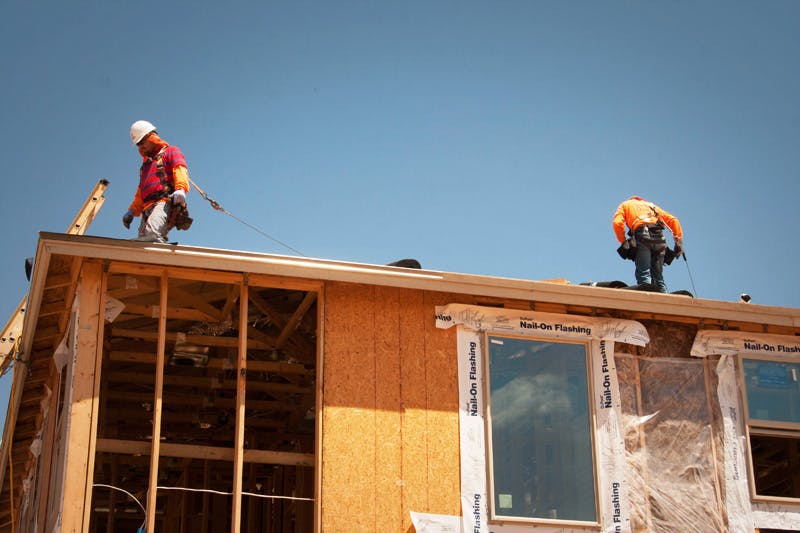 66fdbe4f36c97e52c88b5fe7 Residential Construction Site Fall Arrest System 9