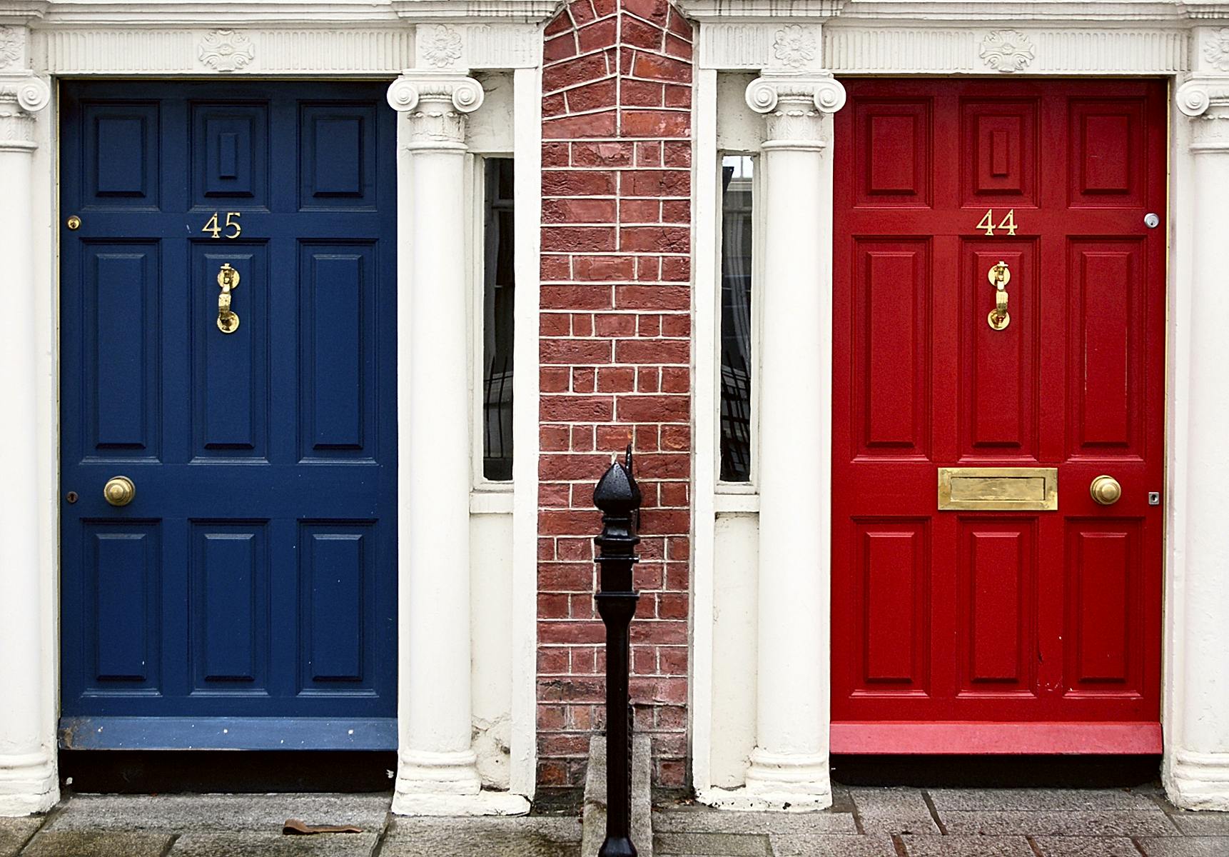 66fdbee0e1fd4a3600e1f0d3 Blue And Red Doors 256704837 3