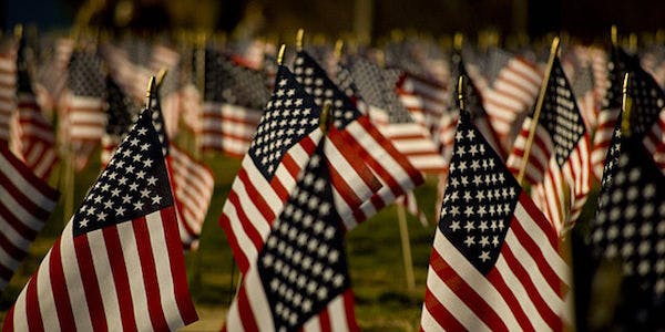 66fdbff8e1fd4a9048e1f413 640pxamericanflags