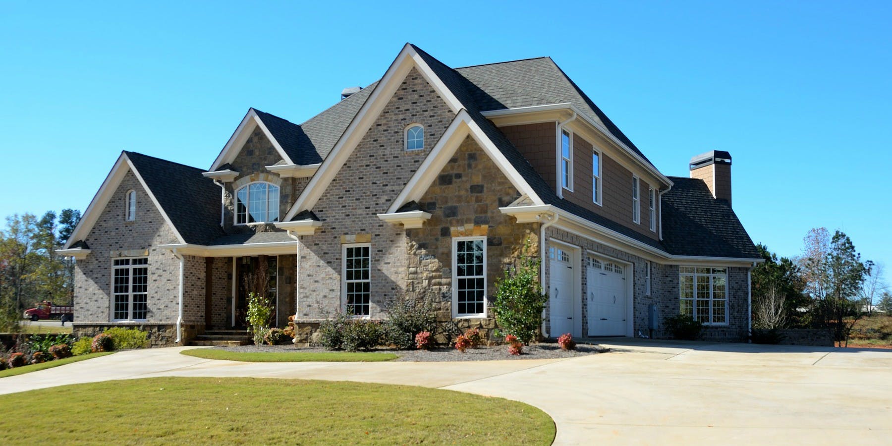 66fdc08fd4ea38d672a59fbc Large Suburban Home