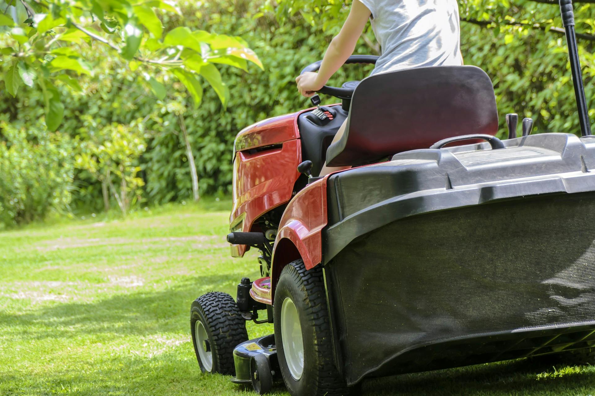 66fdc0a5e1fd4a5e5fe1f62e Mowingthegrass1438159 1920