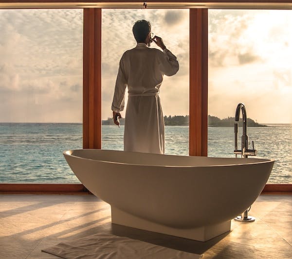 66fdc5fc3cabd97722a6a78f Luxuryapartmentbath