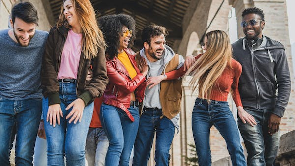 66fdc631e1fd4a4624e1fd78 Millennialswalking