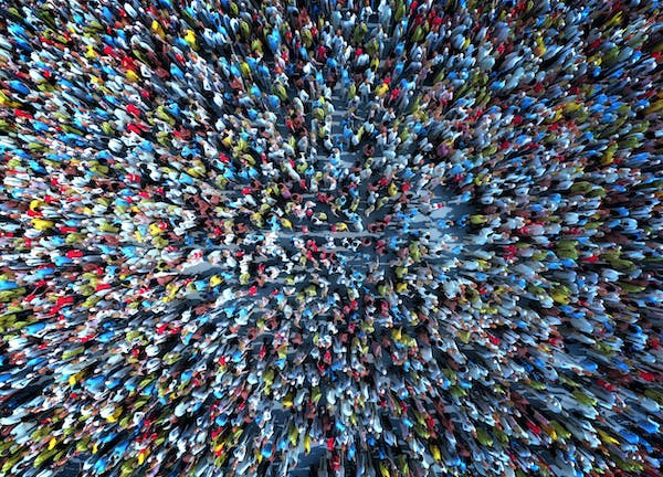 66fdc635a5dba06b8c463220 Crowd