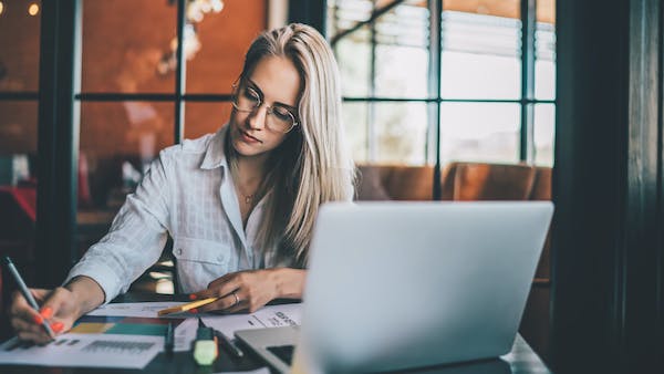 66fdc65ade5fd17ac2549911 Womanatwork