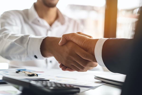 66fdc65fe1fd4a39a7e1fde9 Shakinghandsafterrefinance