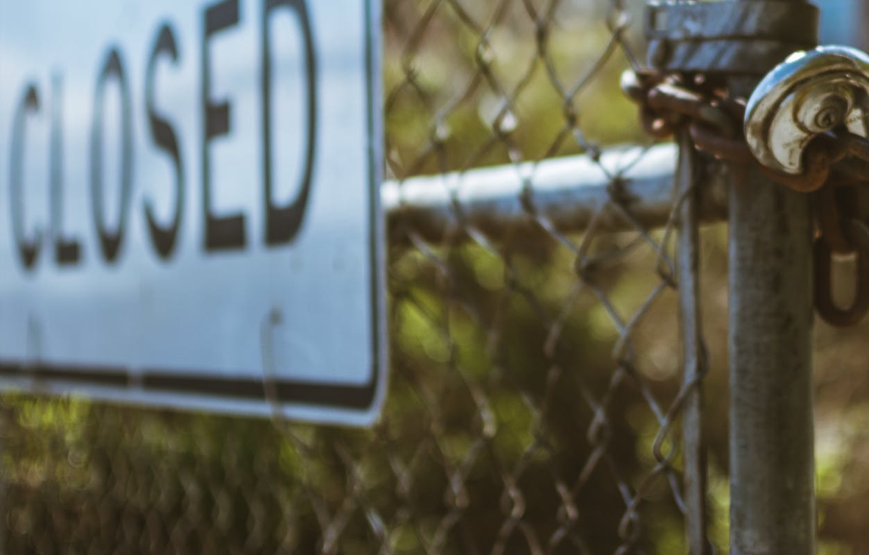 66fdc69401d3bf3f81af8706 Closedsignonshutdownconstructionsite