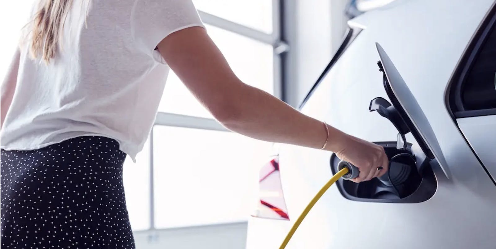 66fdc802a897b58dadb20f34 Electricalvehiclechargingathome