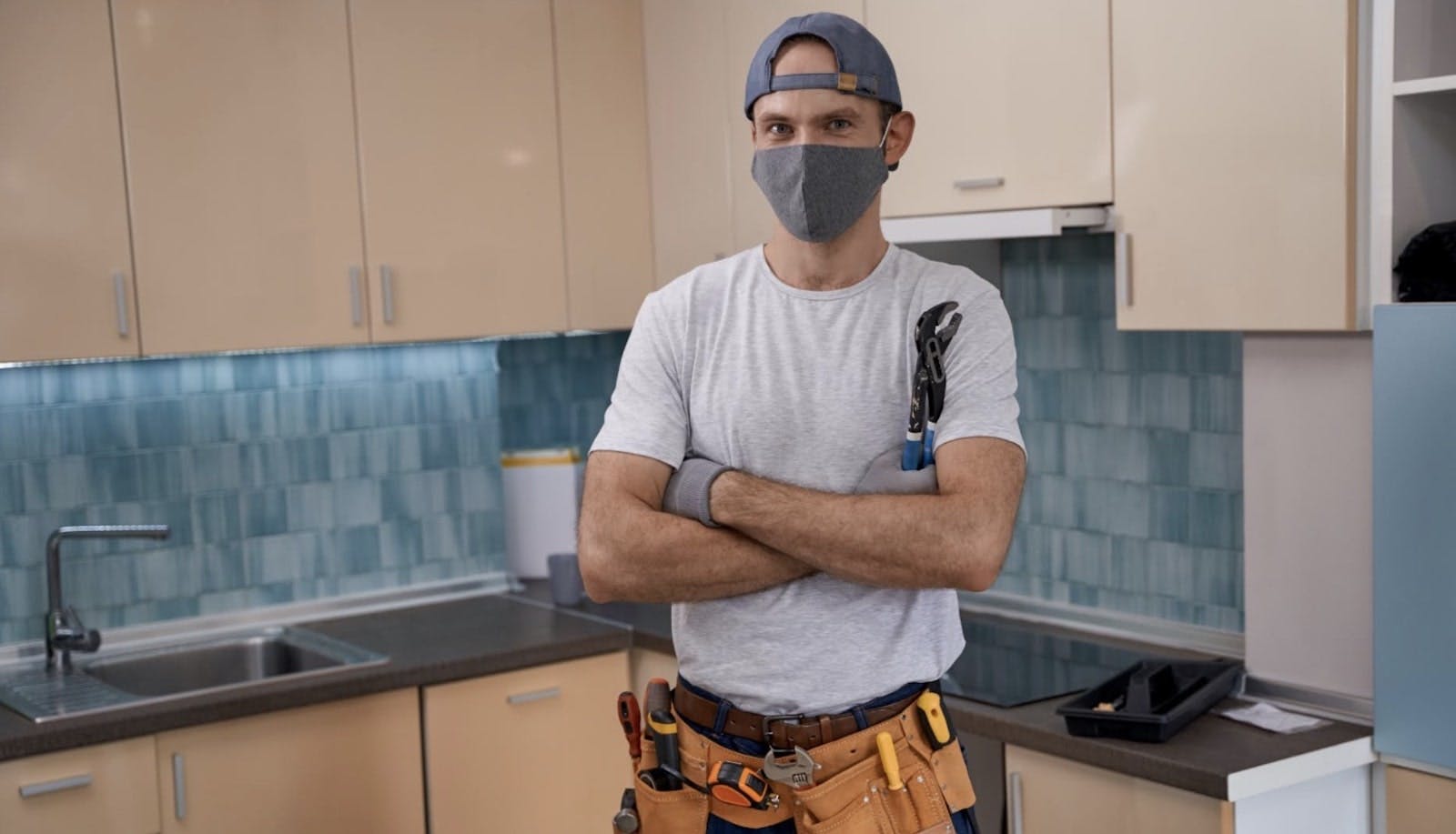 66fdc836e63fdc5b4545985b Remodelerinkitchenwithtoolsmin