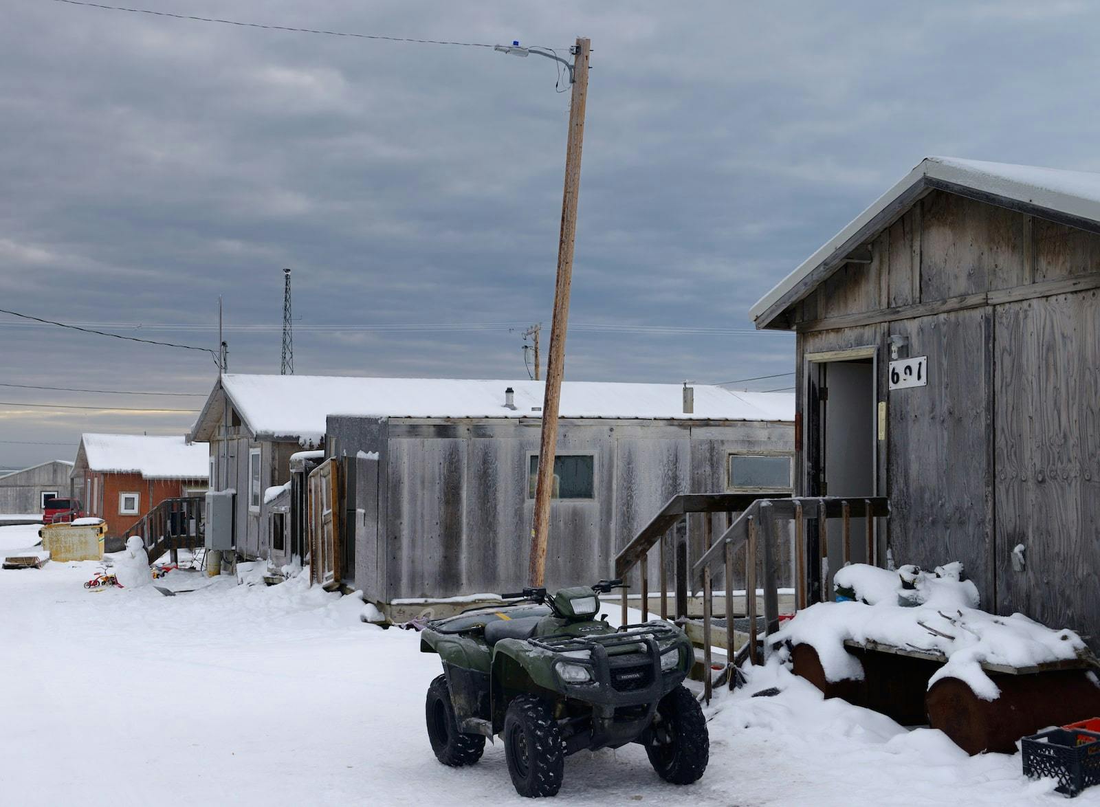 66fdc87936c97e1c3b8b72fe Alaska20shacksmin