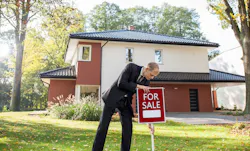 66fdc91aa5dba0487646381e Home20for20sale20signmin 66fdc91aa5dba0487646381e Home20for20sale20signmin