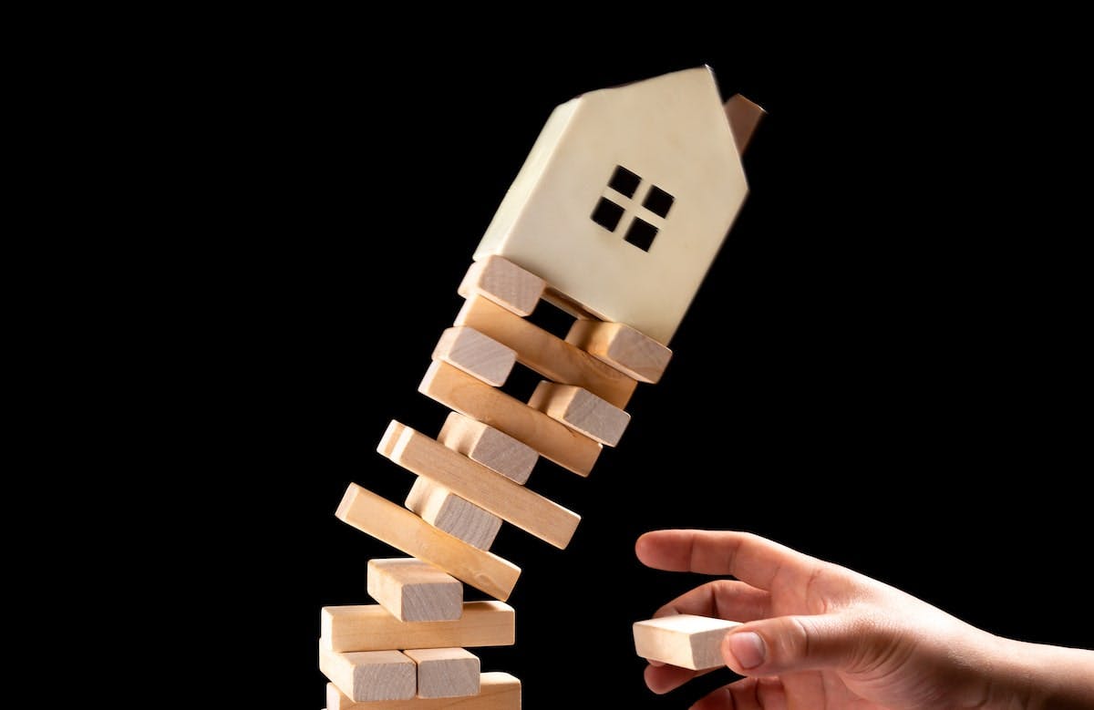 66fdc93936c97e77ba8b7459 House20fallingmin