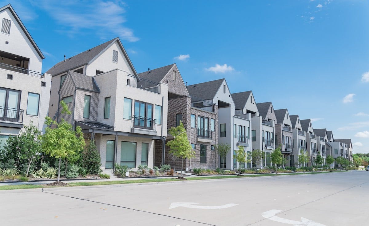 66fdc93edbd68e052a4abb24 Texas20townhousesmin