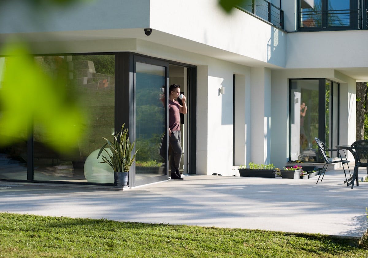 66fdc948e1fd4a57bee203fa Homeowner20outdoormin