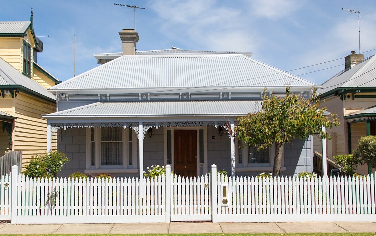 66fdc9aee63fdc65af459acd Small20housemin203