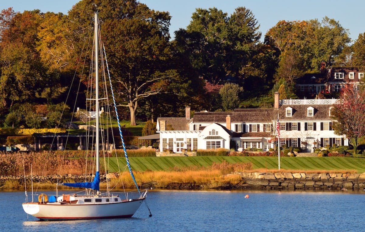 66fdc9b2e63fdca920459ad9 Greenwich20luxury20homemin