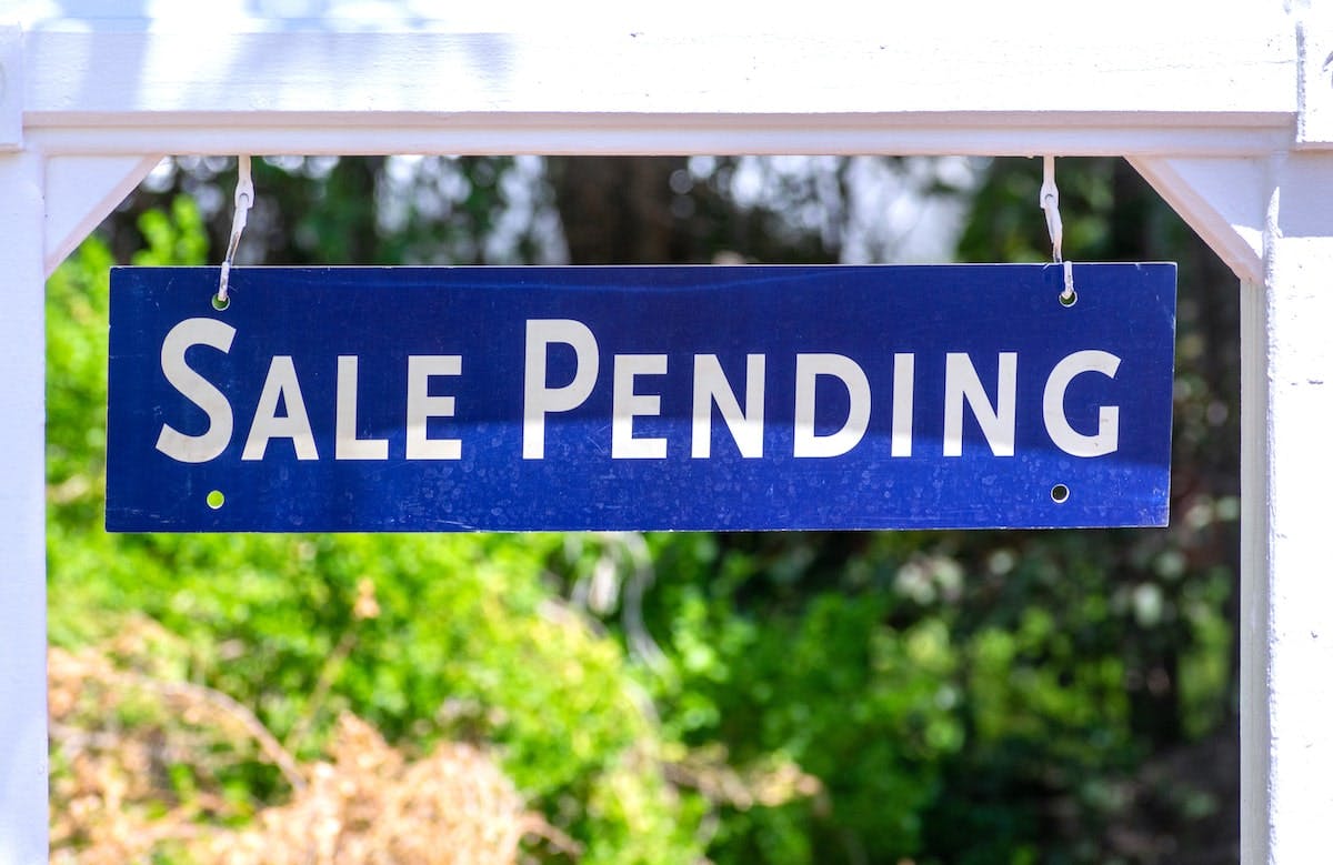 66fdc9b6d4ea3865d0a5ad4f Sale20pending20signmin