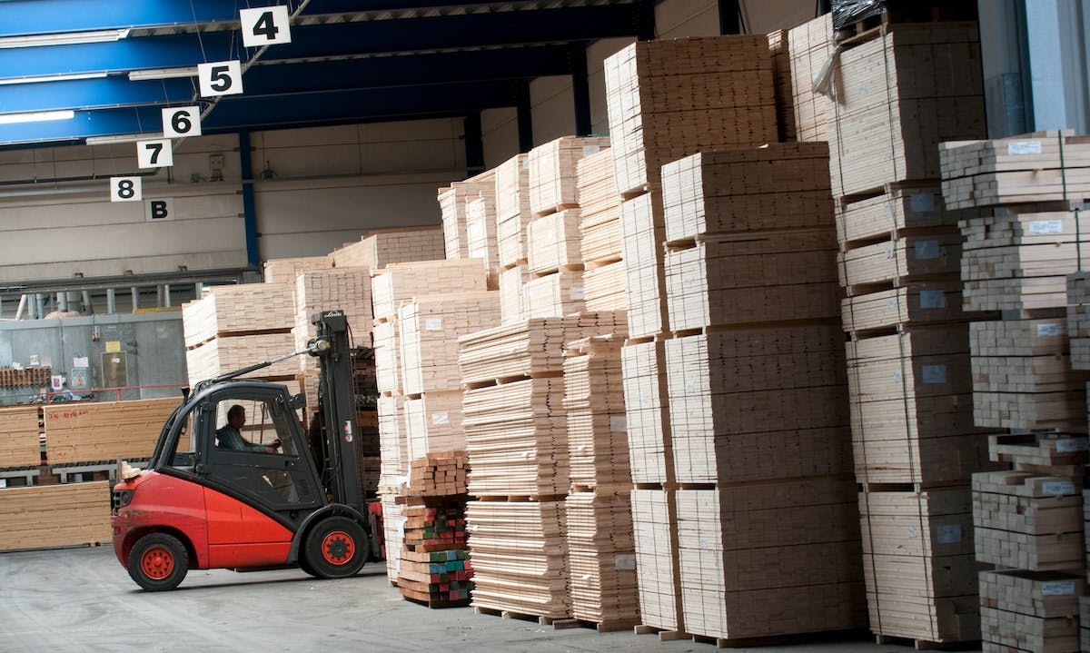 66fdc9cee1fd4a7d29e204c6 Transporting20lumbermin