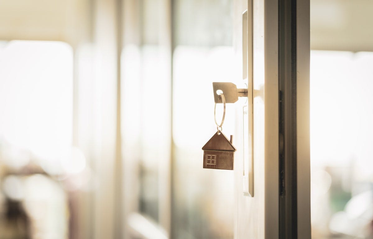 66fdc9dce63fdc3b95459b2d House20key20in20doormin