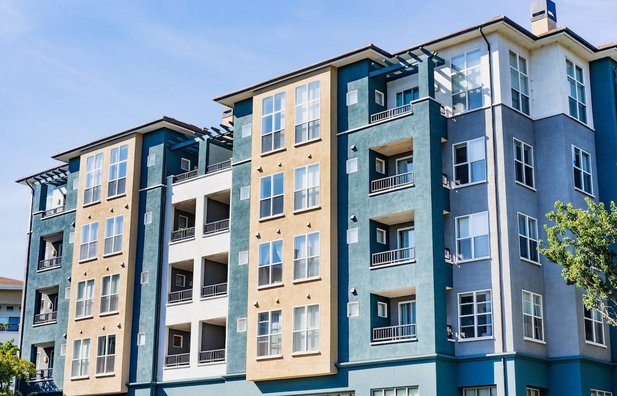 66fdc9e6e1fd4a2ed1e204ed Apartment20buildingmin201