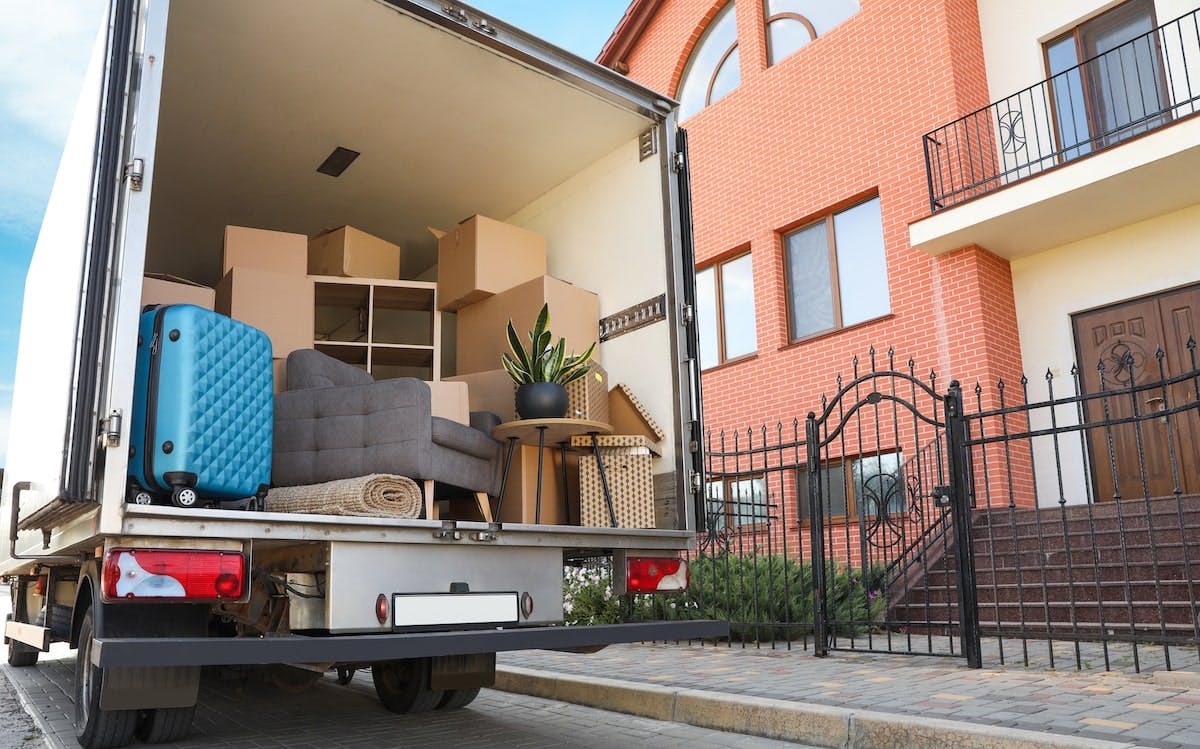 66fdc9f0dbd68e7edd4abc4e Moving20truckmin