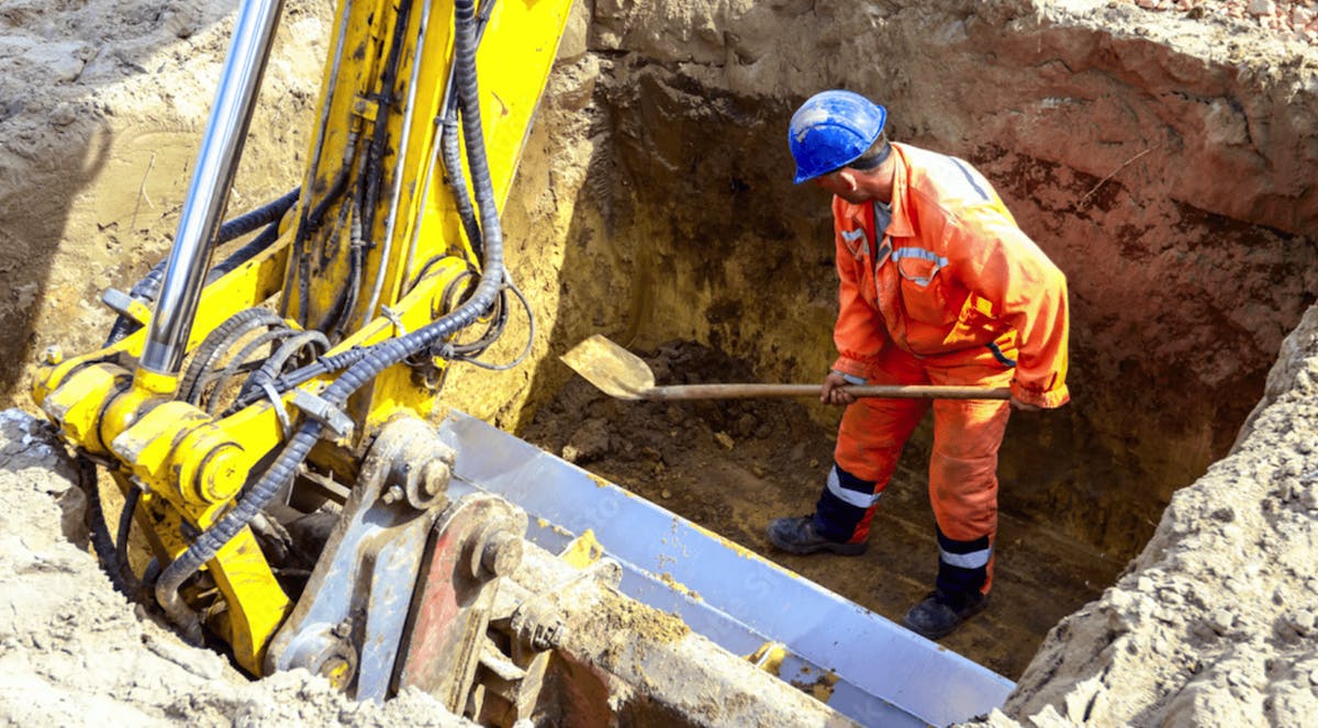 66fdc9f1a5dba0017a46399d Constructionworkerdiggingtrenchmin 0