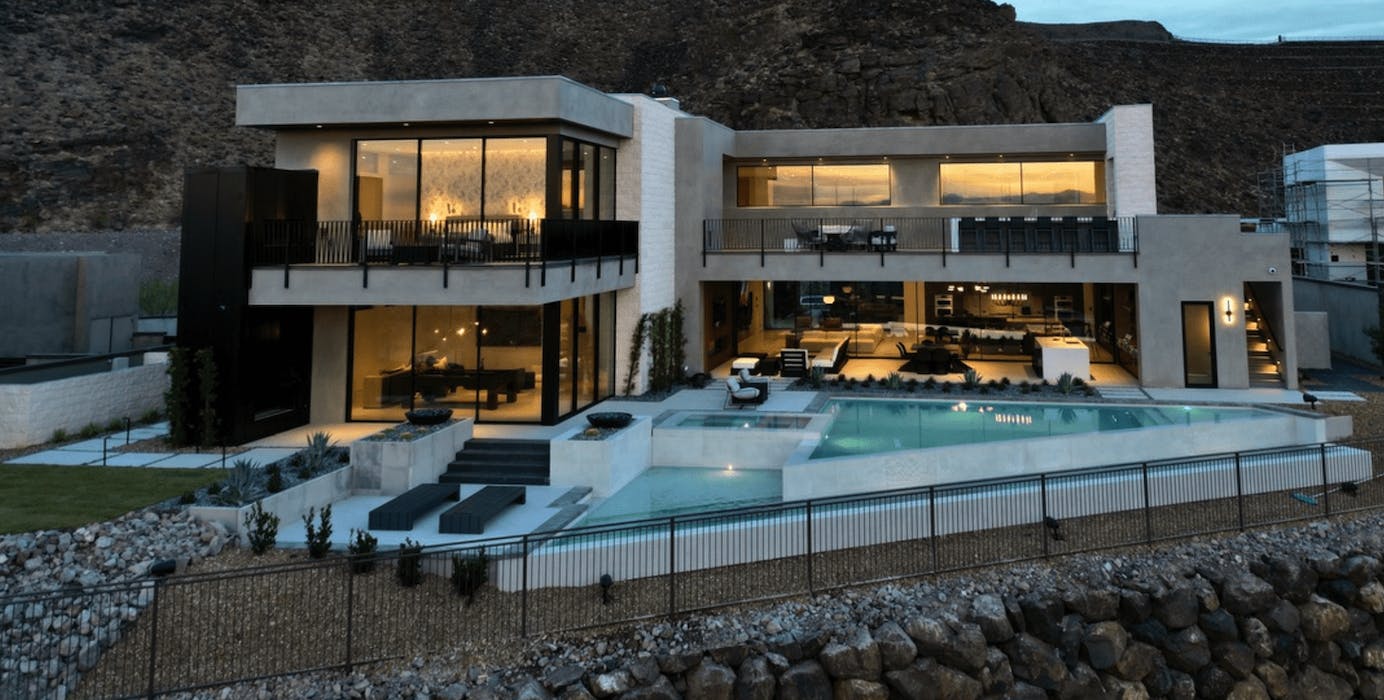 66fdc9f1a5dba0044e46399c Tnah2023rearviewwithpoolmin 0