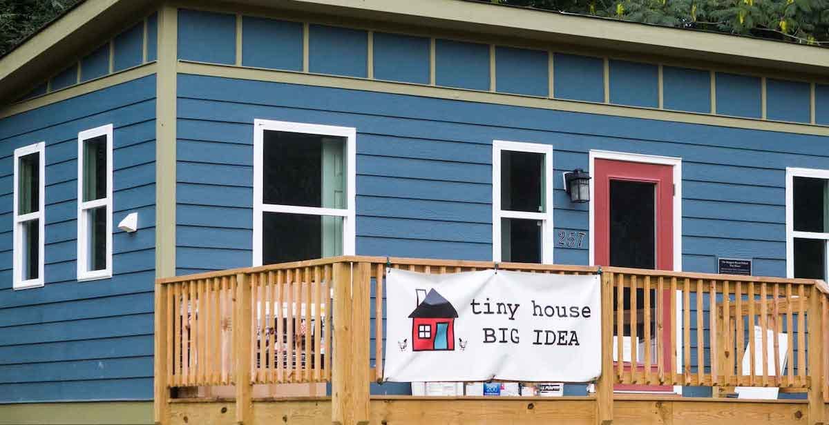 66fdc9fce63fdc6bea459b61 Slidertinyhomesvillagefarmpennylaneimage01min