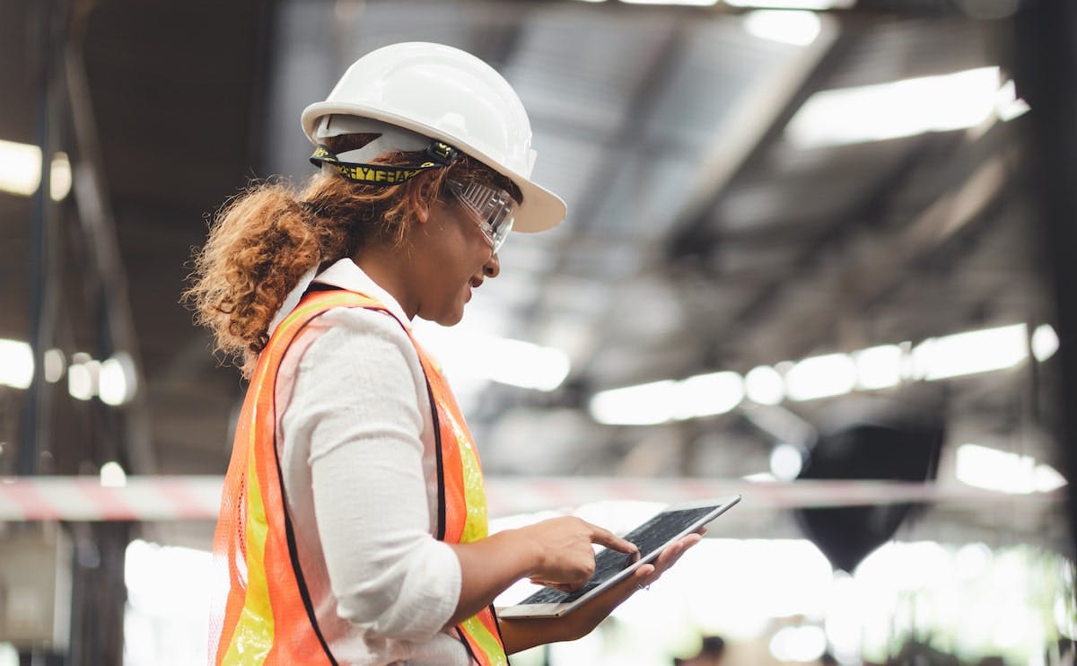 66fdca0936c97ea59e8b75d1 Woman20constrmin