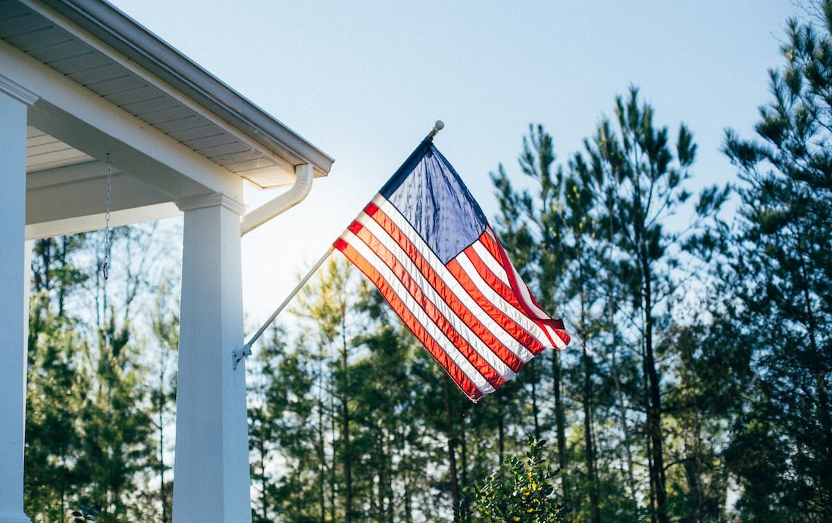 66fdca0c36c97e384d8b75d2 American20flag20housemin