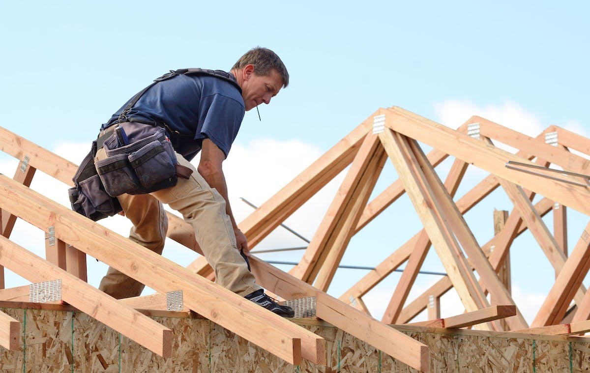 66fdca1636c97e37f48b75e4 Roof20buildermin