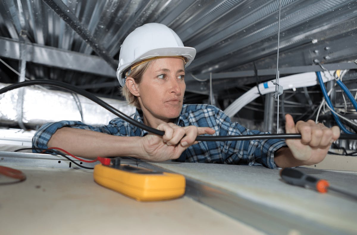 66fdca29a5dba018ea463a23 Womantradeapprenticeelectricianonjobsitemin