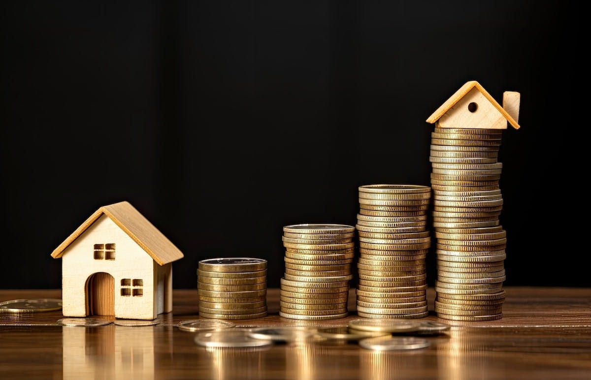 66fdca903cabd904a6a6b0d9 Overvalued20housingmin