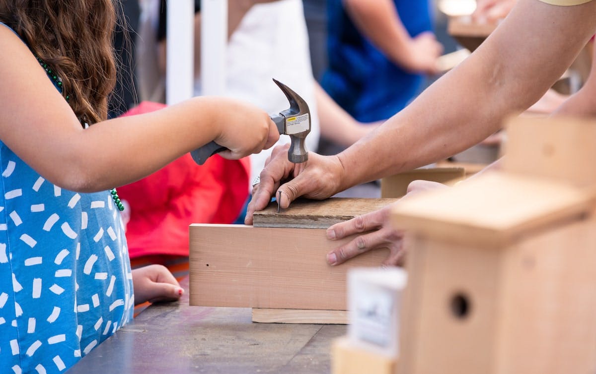 66fdca9ee63fdc8f51459cae Girl20hammeringmin