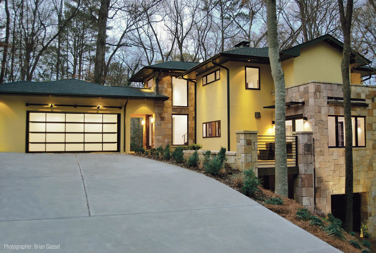 66fdcb66dbd68ef79c4ac061 Clopay20avante20epic20bronze