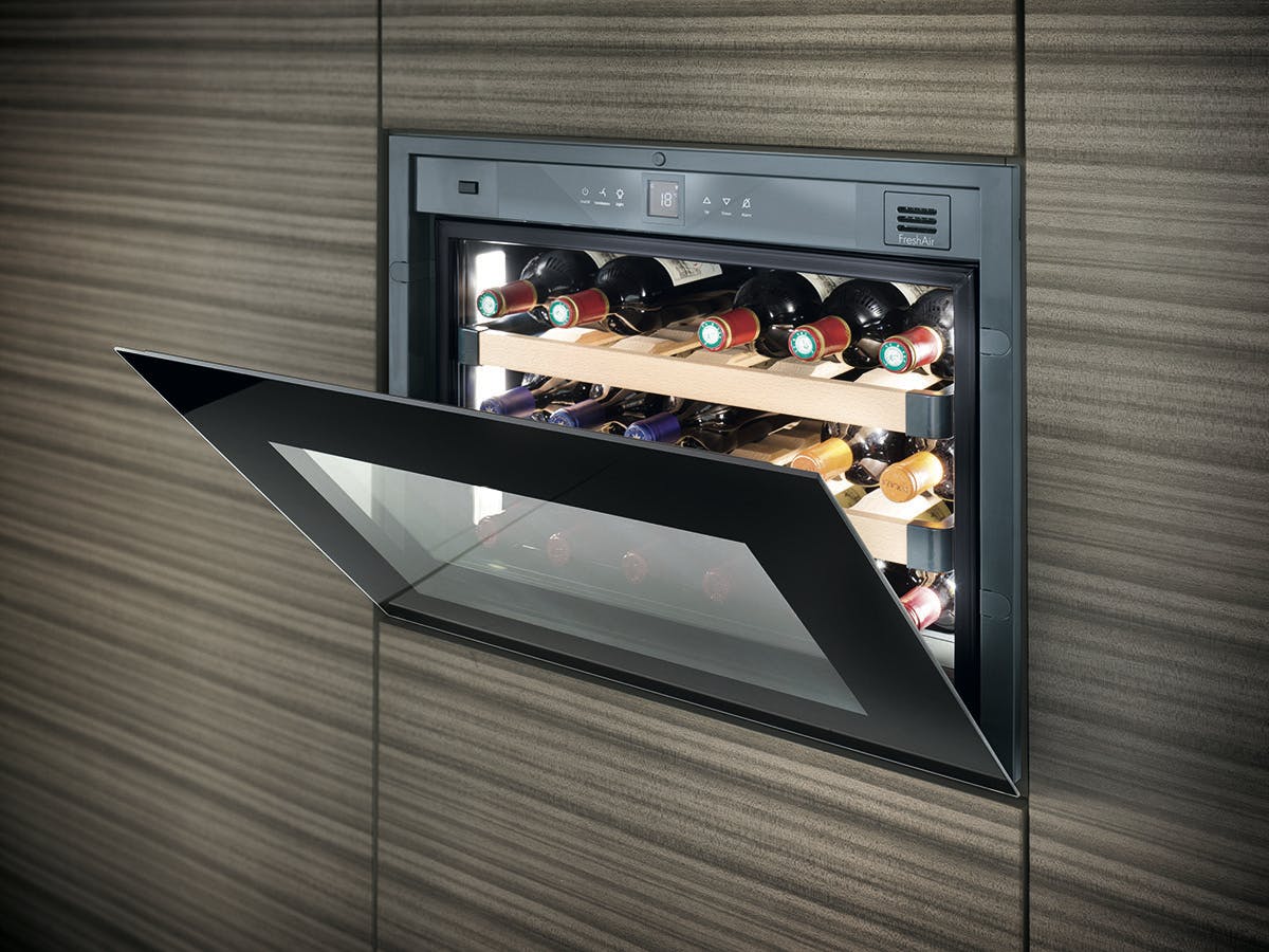 66fdcb79a5dba00f2d463e06 5120liebherr20hwgb20180320220high20res20vignette