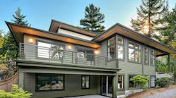 Ply Gem's Mastic series Western Extreme vinyl siding in Scottish Thistle on a new home