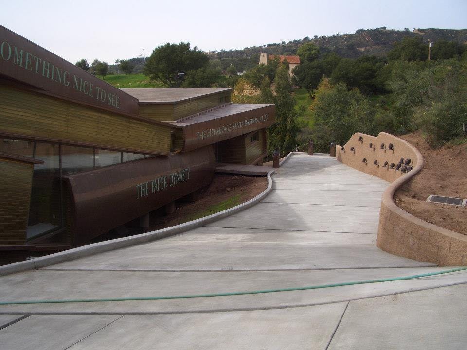 66fdccbade5fd1780654a7d8 Bookhouse20front20side20driveway